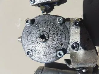 Carburettor fuel pressure regulator
